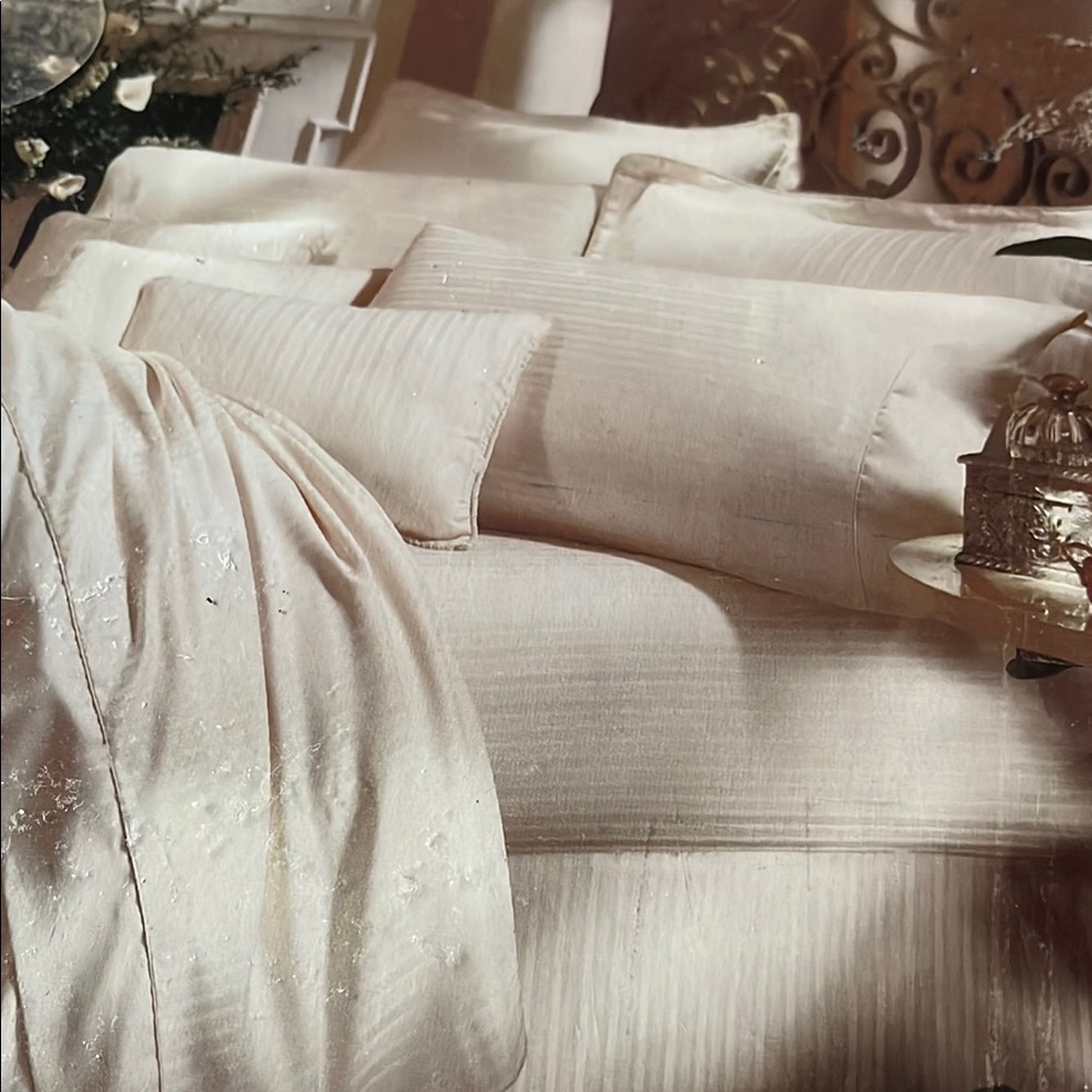 Royal sateen Candle lit Elegant dusty rose Sheet full flat